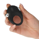 anello vibrante emphasis clit toyz4lovers confronto con mano