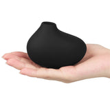 stimolatore clitorideo o sensual oral lovetoy confronto con mano