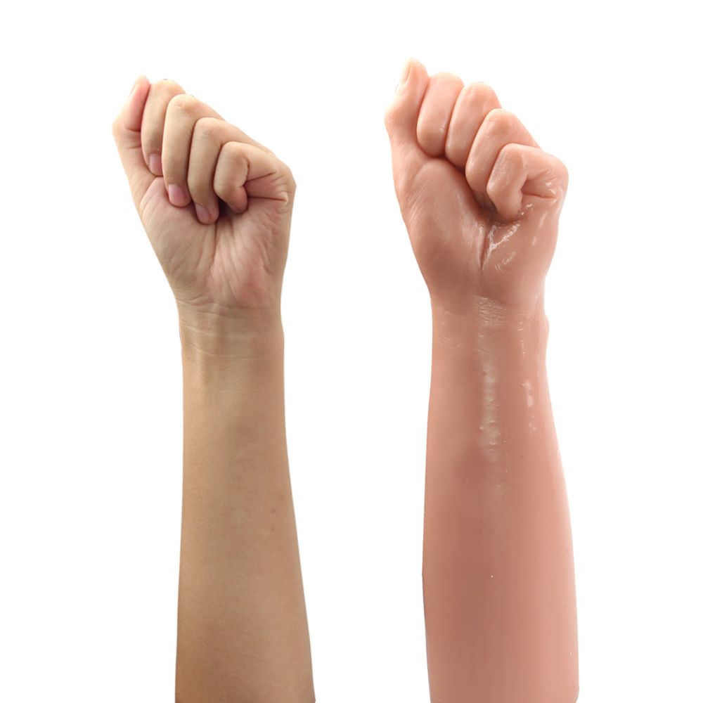 pugno per fisting bitch fist confronto con mano